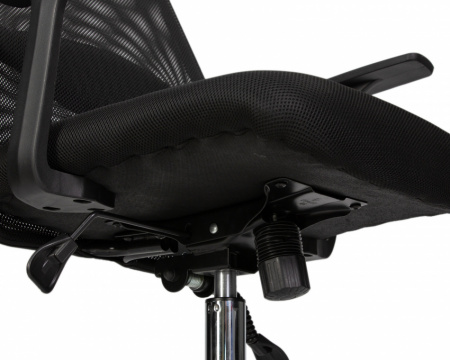 Офисное кресло для персонала DOBRIN WILSON LMR-120BL, черный, основание хромированная сталь
