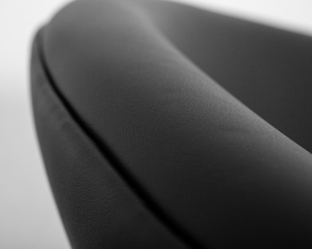 Кресло дизайнерское DOBRIN EMILY LMO-72 черный винил YP16, хромированная сталь